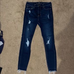 Hollister, size 5R high-rise ripped jeans, cropped and hits at the ankle